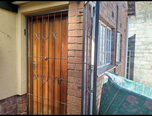 4 BEDROOM HOUSE FOR SALE IN RAISETHORPE